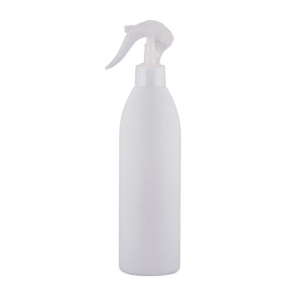 Flacon PE 500 ml cu pulverizator fin Flacon PE 500 ml cu pulverizator fin